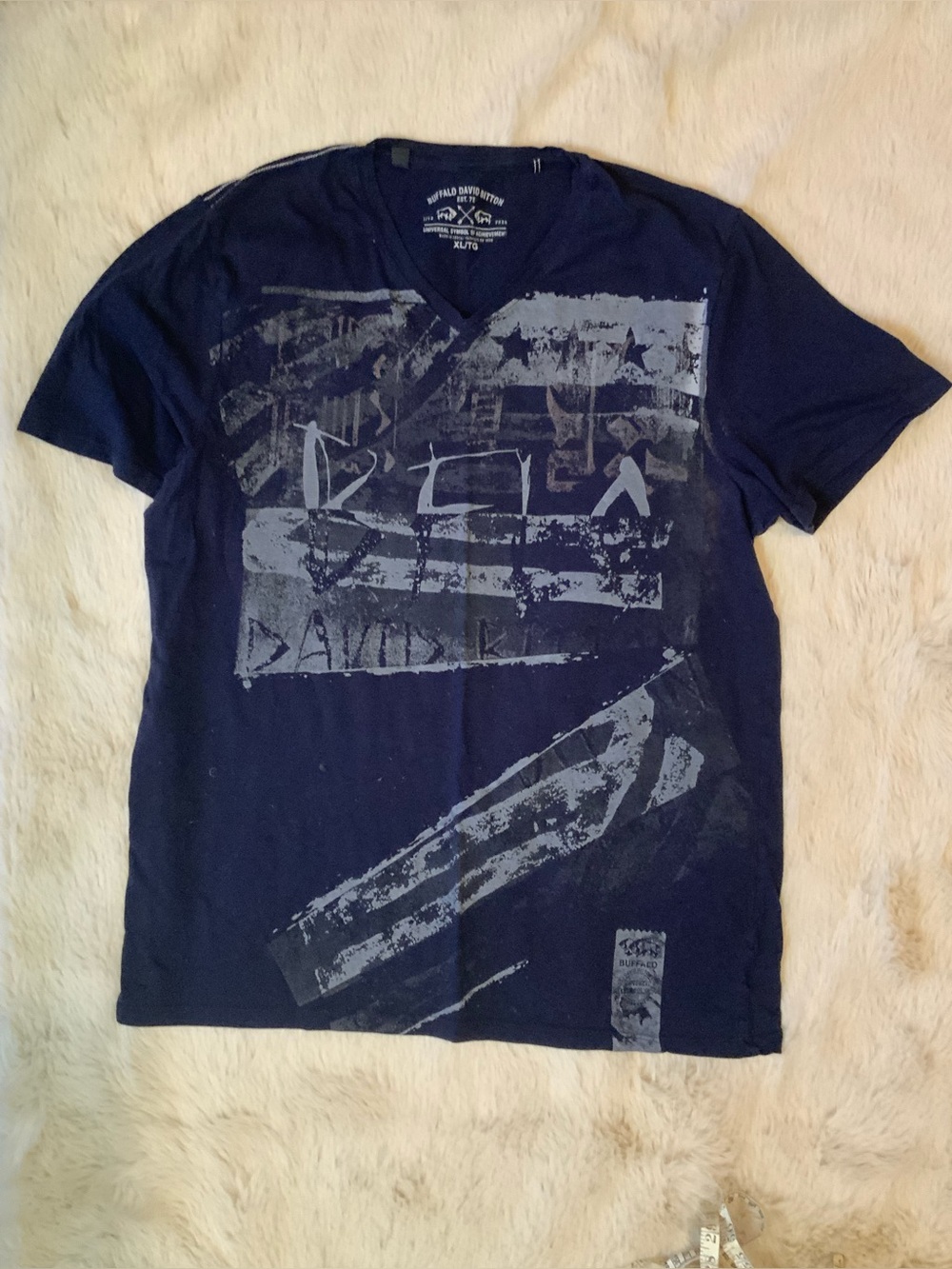 Buffalo David Bitton Men’s XL Navy V-Neck Short Sleeve Graphic Print T-Shirt